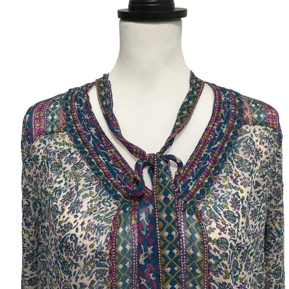 Lucky Brand V neck, Tie front, Pullover Blouse. Sheer. Medium. - Picture 2 of 6